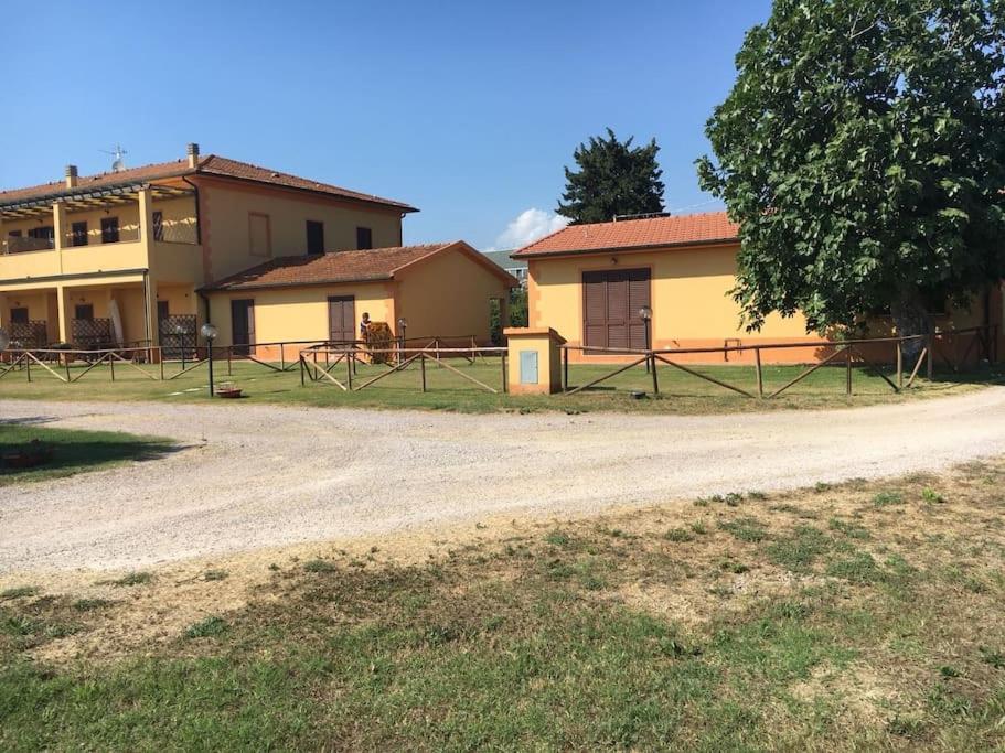Deste - In Campagna 4 Posti Letto Con Giardino La Sdriscia Exterior foto